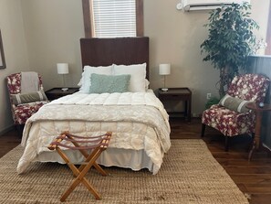 1 bedroom, iron/ironing board, Internet, bed sheets