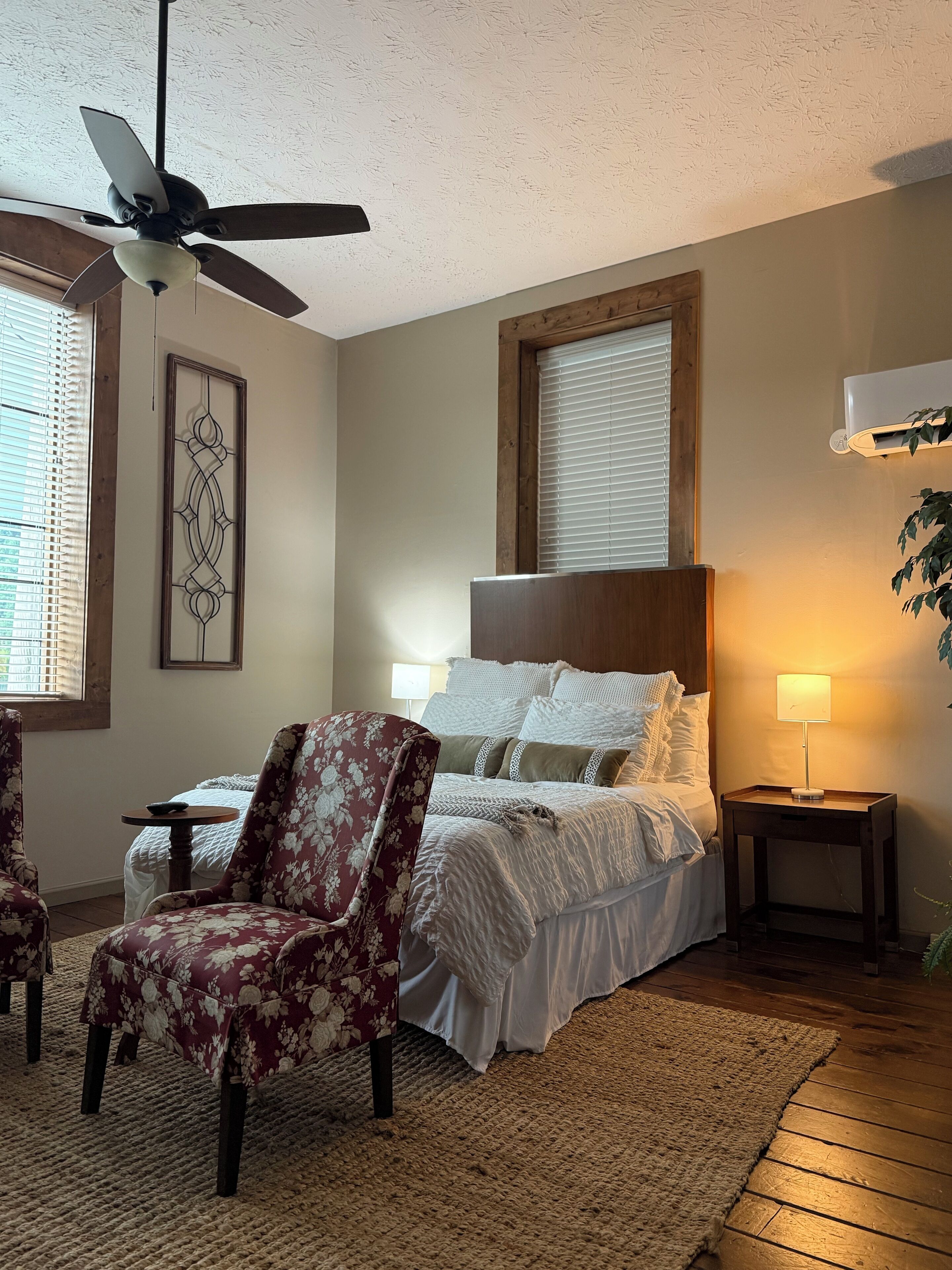 1 habitación, tabla de planchar con plancha, internet y ropa de cama 