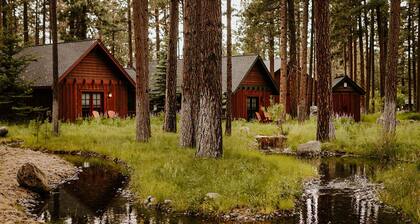 FivePine Lodge & Cabins - Caboose Cabin
