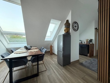 お食事. Quiet central vacation apartment