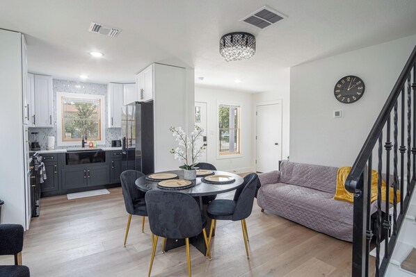 Studio | 1 bedroom - Stylish Stay With Unforgettable Downtown Views (San Antonio)