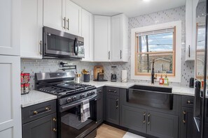 Studio | 1 bedroom - Stylish Stay With Unforgettable Downtown Views (San Antonio)