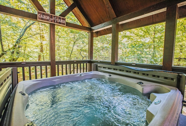 Outdoor spa tub