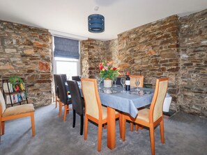 Dining - Tregundy Farmhouse (Perranporth)