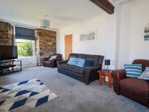 Living area - Tregundy Farmhouse (Perranporth)
