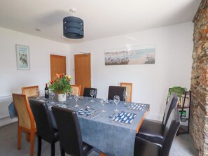 Dining - Tregundy Farmhouse (Perranporth)