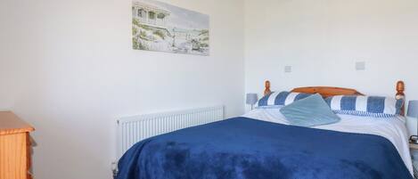 5 bedrooms, individually decorated, individually furnished, free WiFi