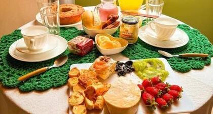 Chalé com hidro e café da manhã