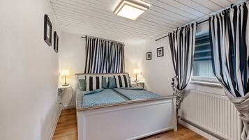 3 bedrooms, WiFi, bed sheets