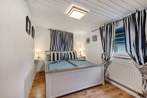 3 عدّة غرف نوم وواي فاي وملاءات أسرّة