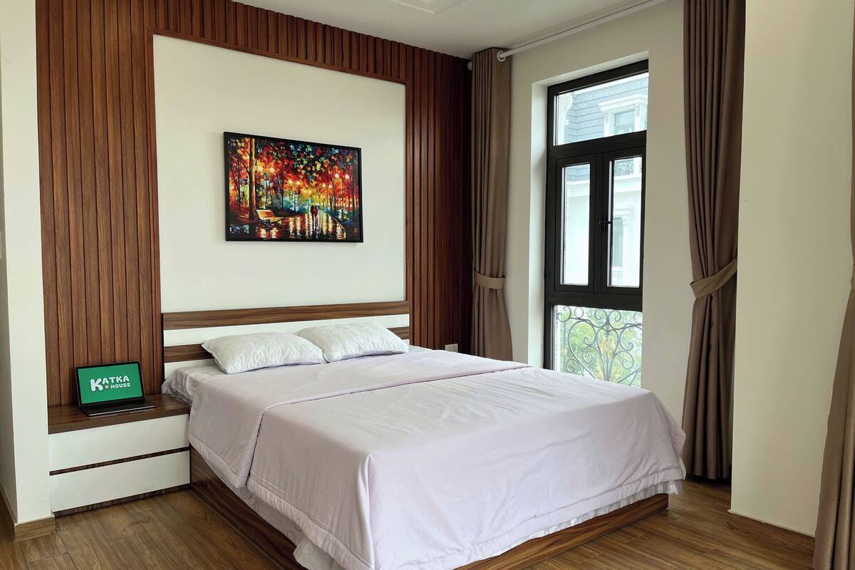 Deluxe Double Room, City View | Desk, blackout curtains, soundproofing, free WiFi