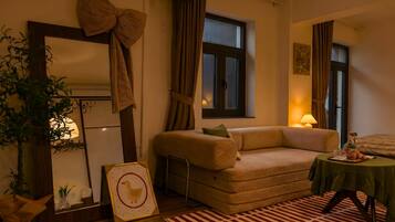 Desk, blackout drapes, soundproofing, free WiFi