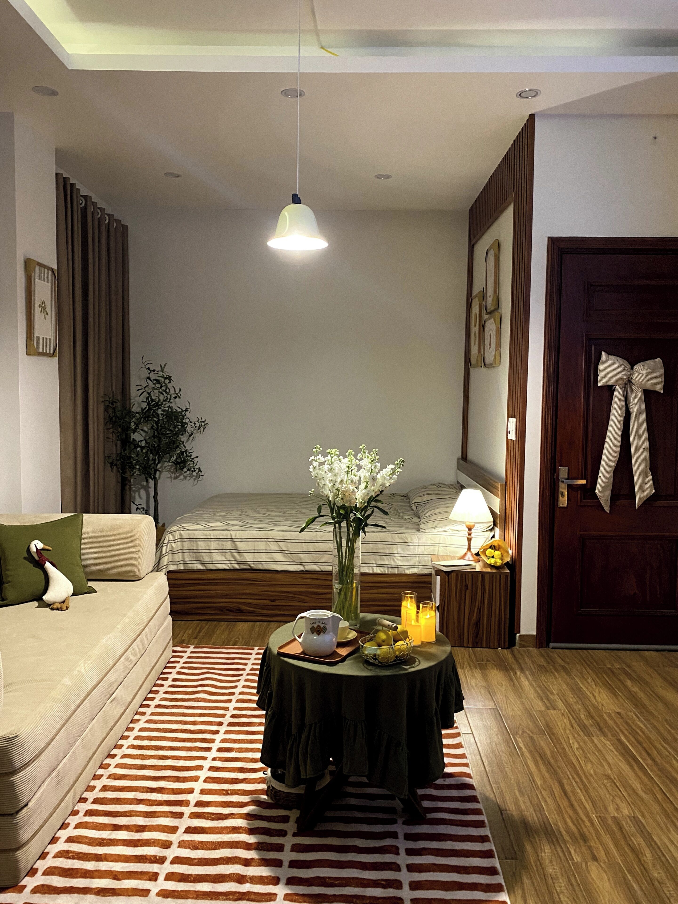 Escritorio, cortinas blackout, sistema de insonorización y wifi gratis 