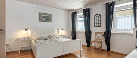 8 chambres, fer et planche à repasser, Wi-Fi, draps fournis