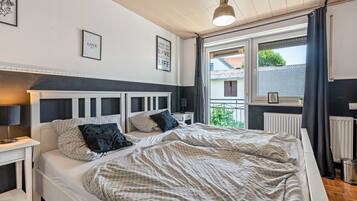 8 bedrooms, iron/ironing board, WiFi, bed sheets