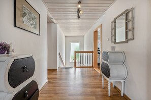 Interior - Holiday Home 'Am Limes' with Private Terrace, Private Garden and Wi-Fi (Altmannstein)