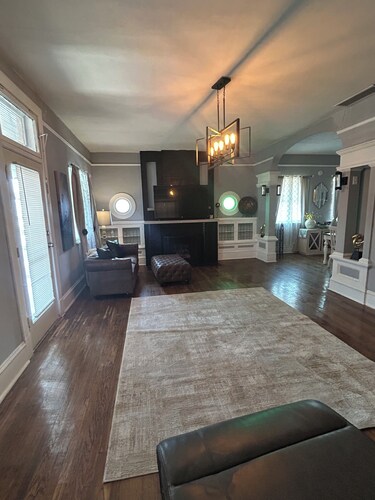 Central Charm home in El Paso, Tx. This charming home features 3 bedrooms