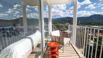 Deluxe Studio Suite, Balcony, Beach View | Balcony