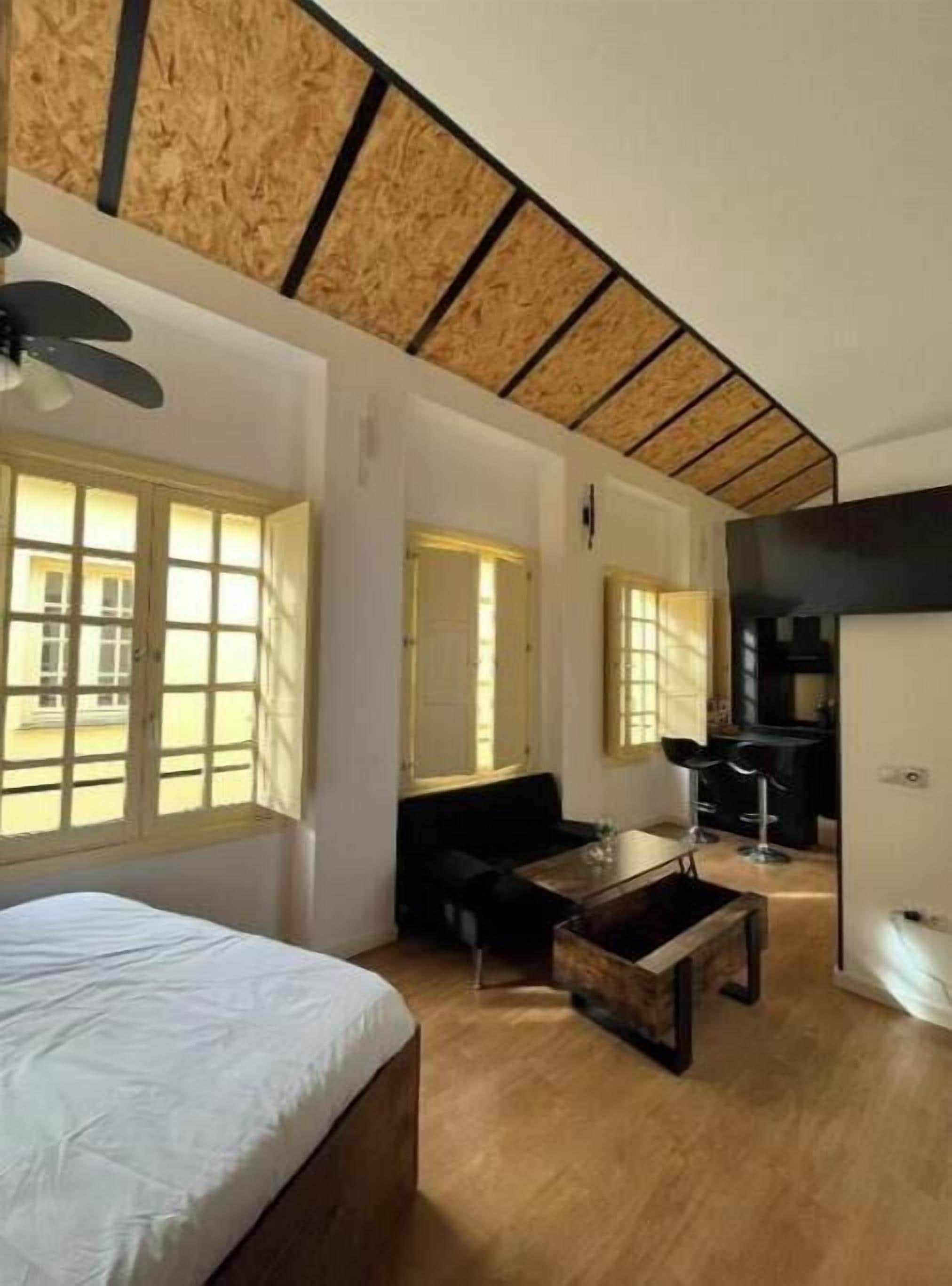 1 soverom, strykejern/-brett, wi-fi og sengetøy