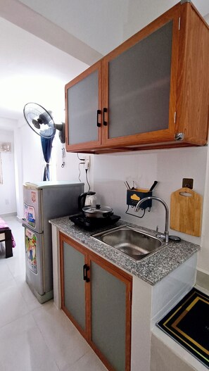 Estúdio conforto, cozinha, vista para a cidade | Escrivaninha, Wi-Fi de cortesia
