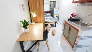 Estúdio conforto, para fumantes, cozinha | Escrivaninha, Wi-Fi de cortesia