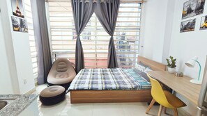 ห้องดีลักซ์ดับเบิล, ห้องครัว, วิวเมือง | โต๊ะทำงาน, เตารีด/โต๊ะรีดผ้า, Wi-Fi ฟรี