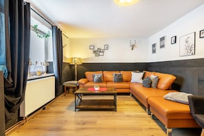 TV, fireplace - Holiday Home 'Am Sallingbach' with Balcony and Wi-Fi (Sallingberg)