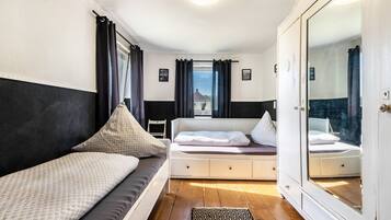 4 Schlafzimmer, Bügeleisen/Bügelbrett, WLAN, Bettwäsche