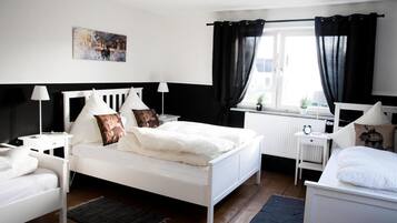 4 habitaciones, tabla de planchar con plancha, wifi y ropa de cama