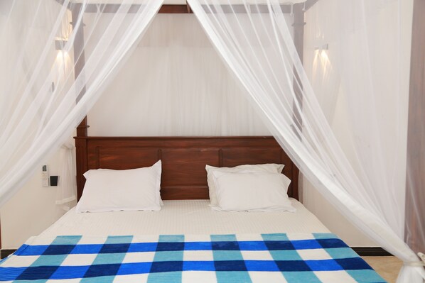 1 bedroom, iron/ironing board, internet, bed sheets