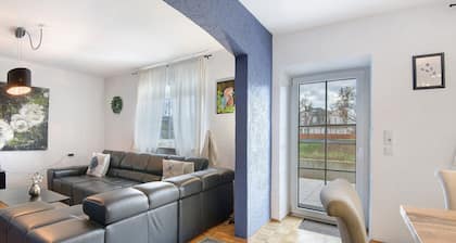 Holiday Home 'An Der Kleinen Donau' with Balcony and Wi-Fi