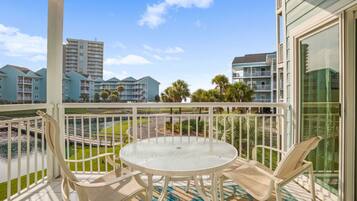 Appart'hĂŽtel Signature, 2 chambres, non-fumeurs, vue baie | Balcon