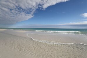 Una playa cerca