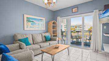 Signature Condo, 2 Bedrooms, Non Smoking, Bay View | Living room | 40-inch Smart TV with digital channels