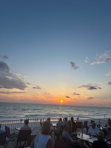 Your Slice of Paradise: 1-Bedroom Condo on the Intercoastal.
