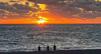 Your Slice of Paradise: 1-Bedroom Condo on the Intercoastal.