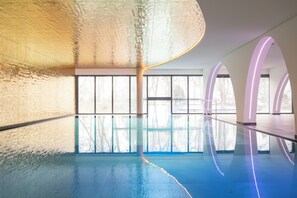 2 indoor pools, outdoor pool