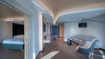 Suite, balcone, vista lago | Biancheria da letto ipoallergenica, materassi a doppio strato