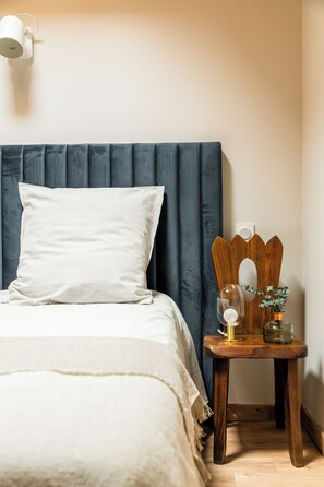 3 bedrooms, iron/ironing board, travel crib, free WiFi