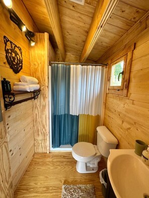 Toallas y papel de baño 