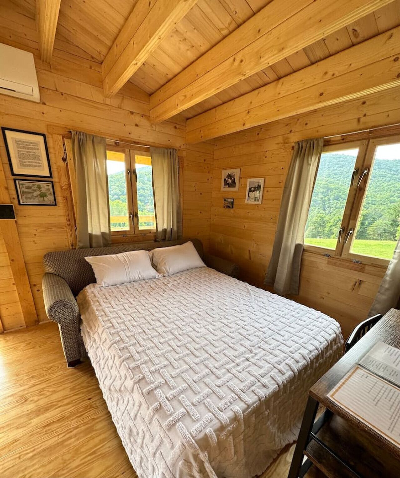 1 chambre, fer et planche à repasser, Wi-Fi gratuit, draps fournis