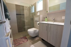 Shower, hair dryer, towels, soap - Studio in Cabarete, No. 14, with 2 Pools & Jacuzzi (Cabarete)