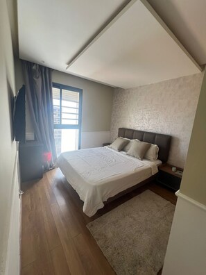 3 chambres, fer et planche à repasser, accès Internet, draps fournis