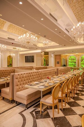 Breakfast, lunch and dinner served - Anant Palace Hotel (Navi Mumbai)