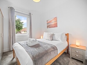 2 chambres, fer et planche à repasser, Wi-Fi gratuit, draps fournis