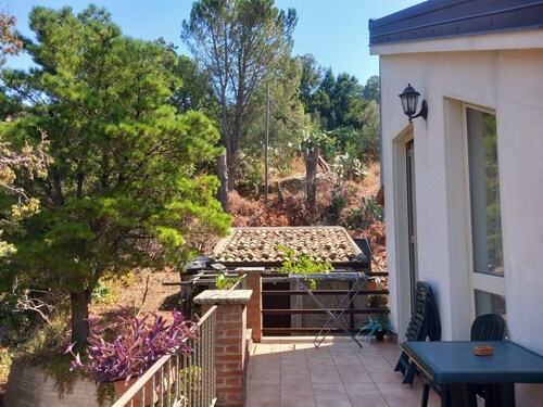 Room 'Filicudi' with Shared Terrace, Shared Garden and Air Conditioning