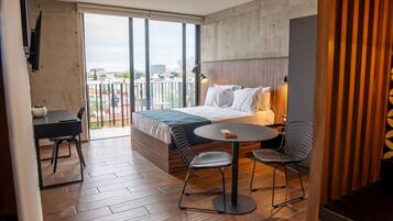 1 bedroom, desk, iron/ironing board, WiFi