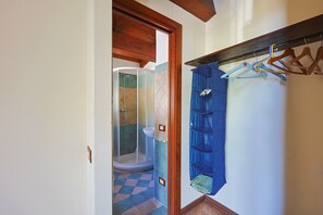 تجهيزات دش، مجففات شعر، مناشف