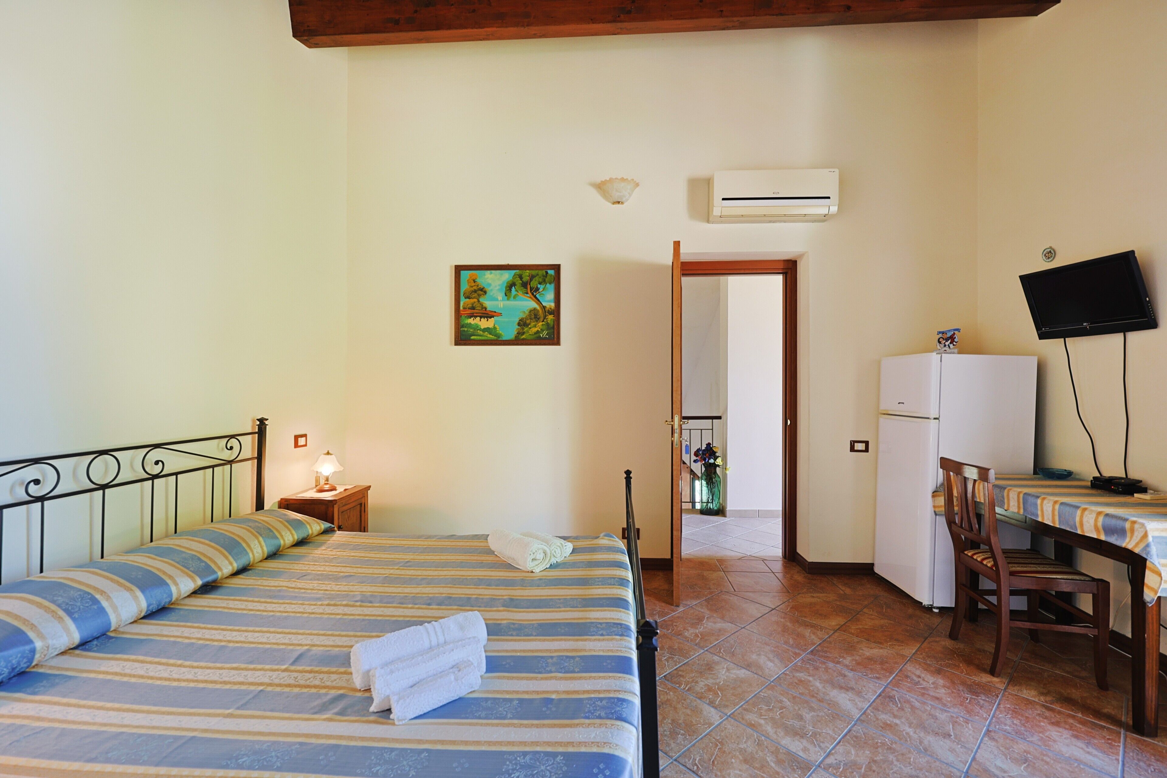 1 dormitorio y ropa de cama