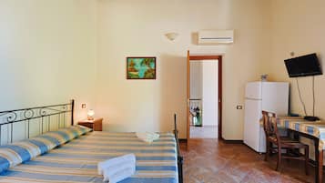 2 bedrooms, bed sheets